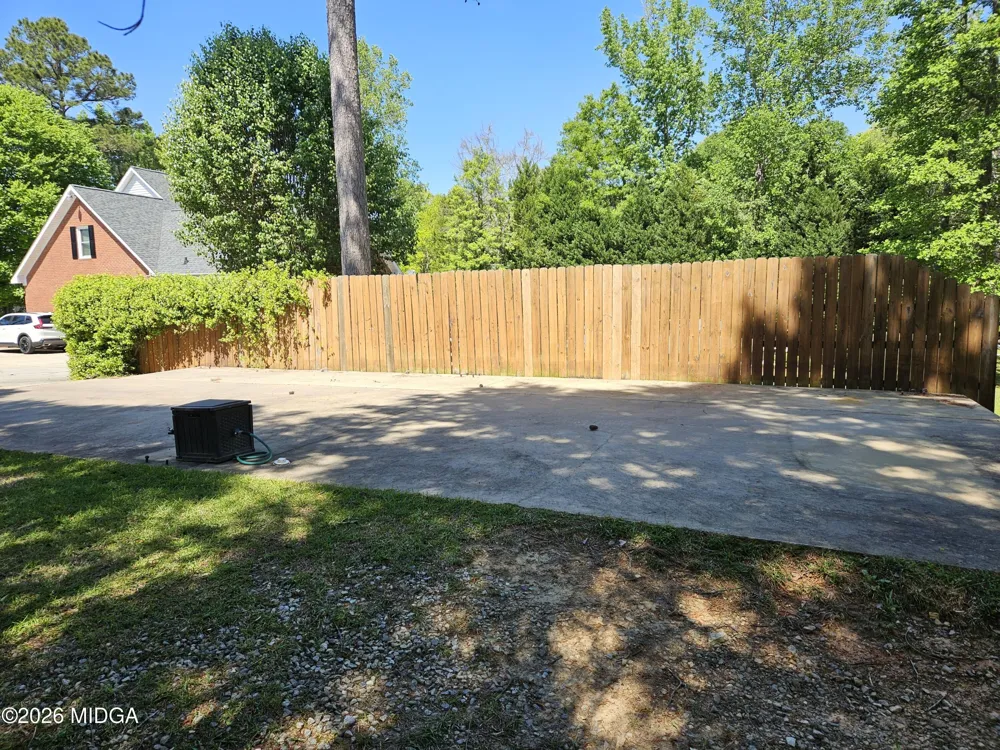200 Gates Road Lizella, GA 31052