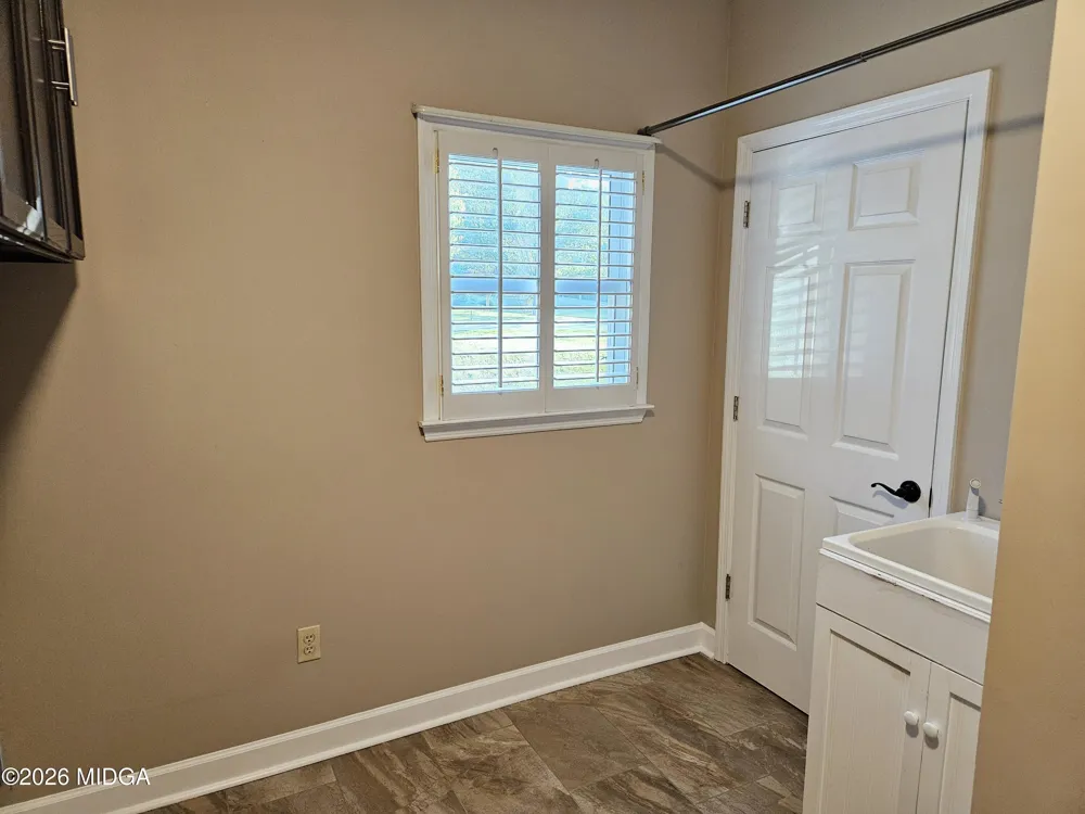 200 Gates Road Lizella, GA 31052