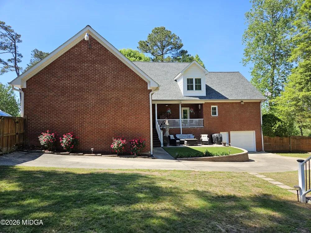 200 Gates Road Lizella, GA 31052