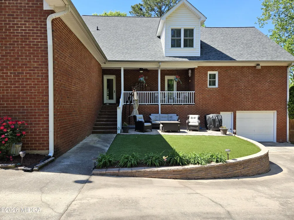 200 Gates Road Lizella, GA 31052