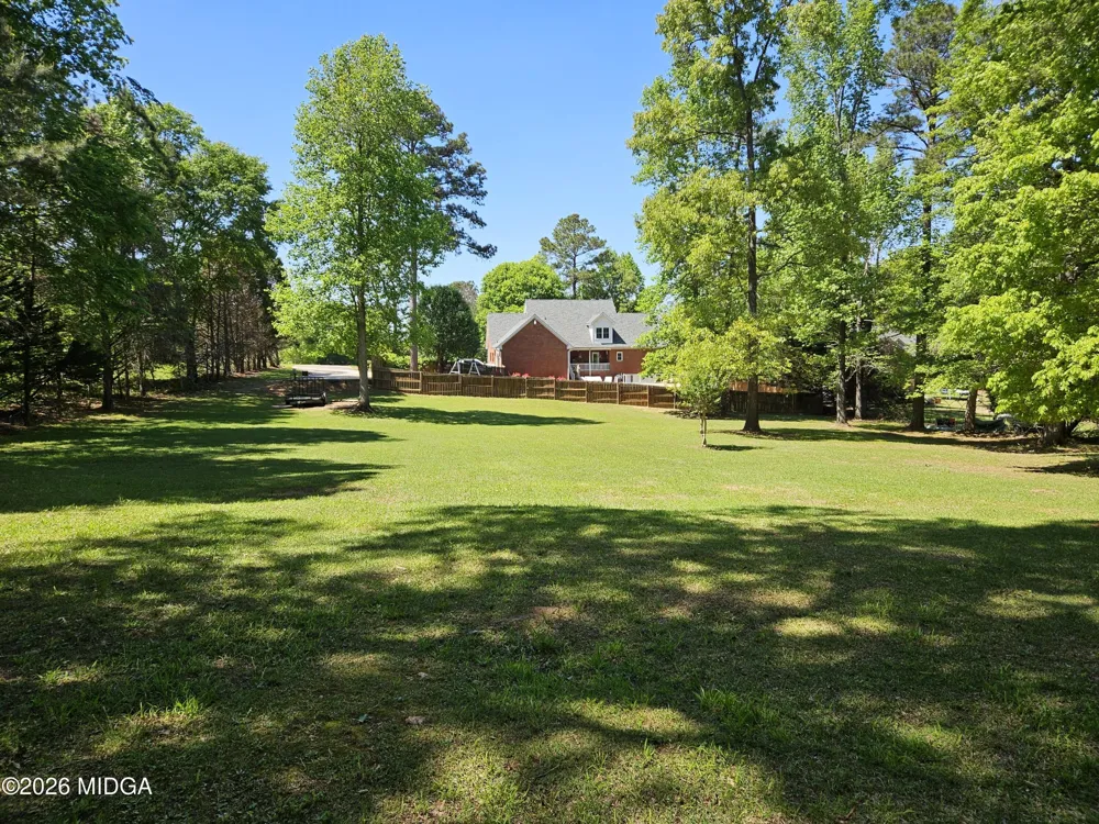 200 Gates Road Lizella, GA 31052