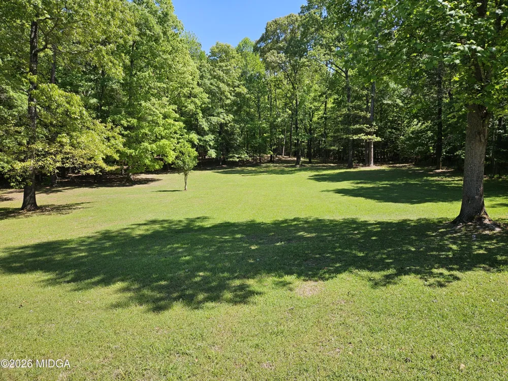 200 Gates Road Lizella, GA 31052