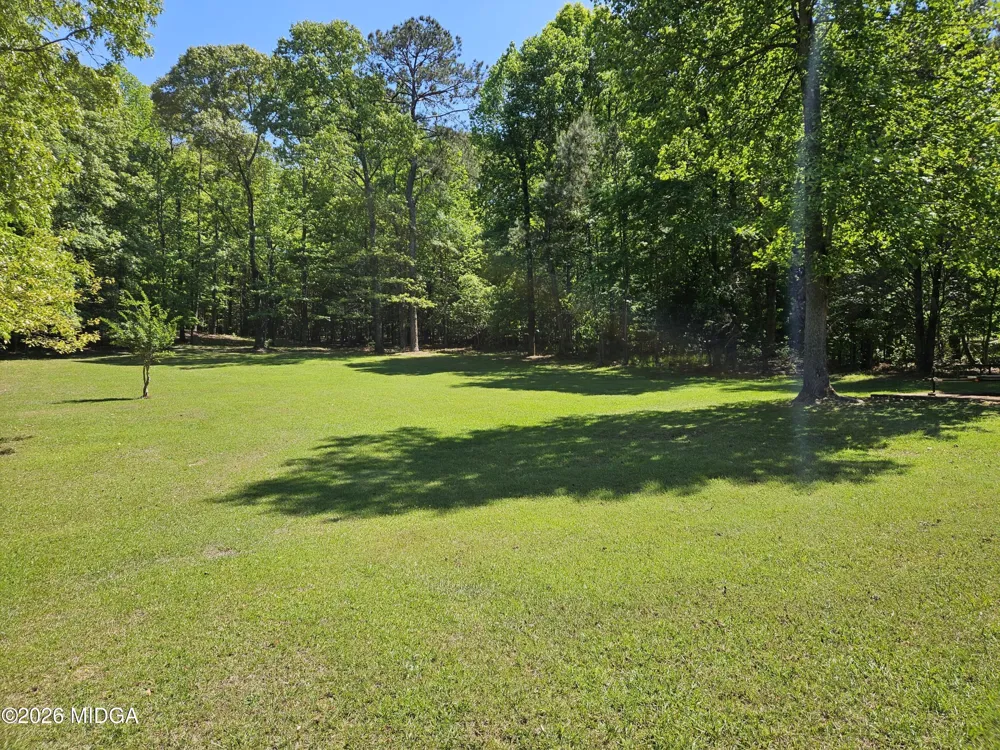 200 Gates Road Lizella, GA 31052