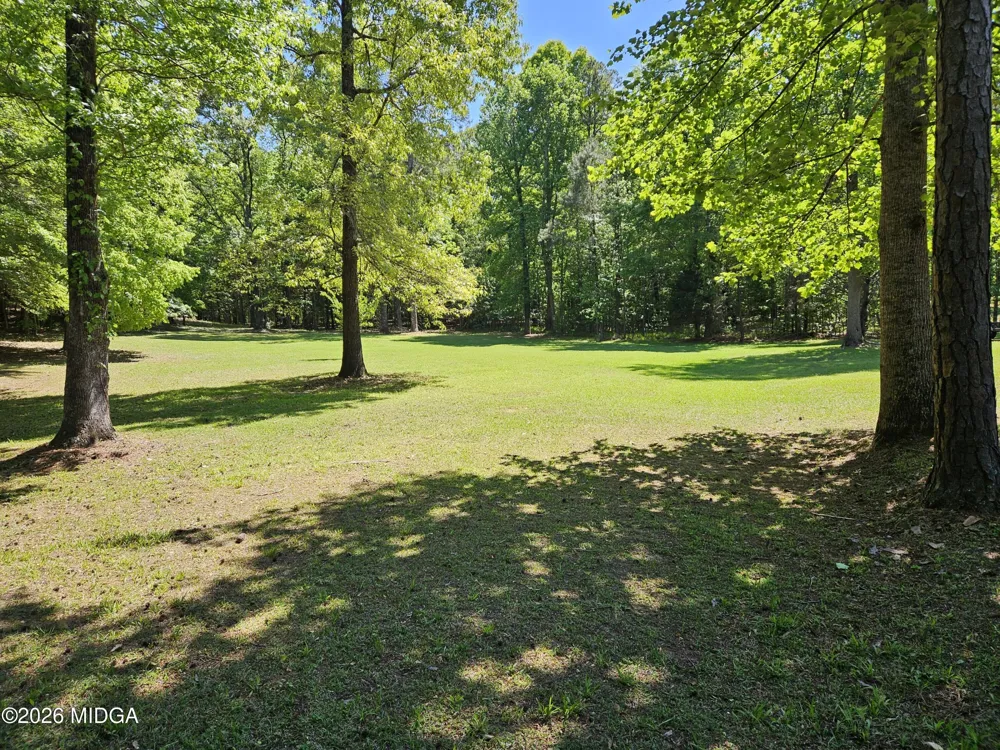 200 Gates Road Lizella, GA 31052