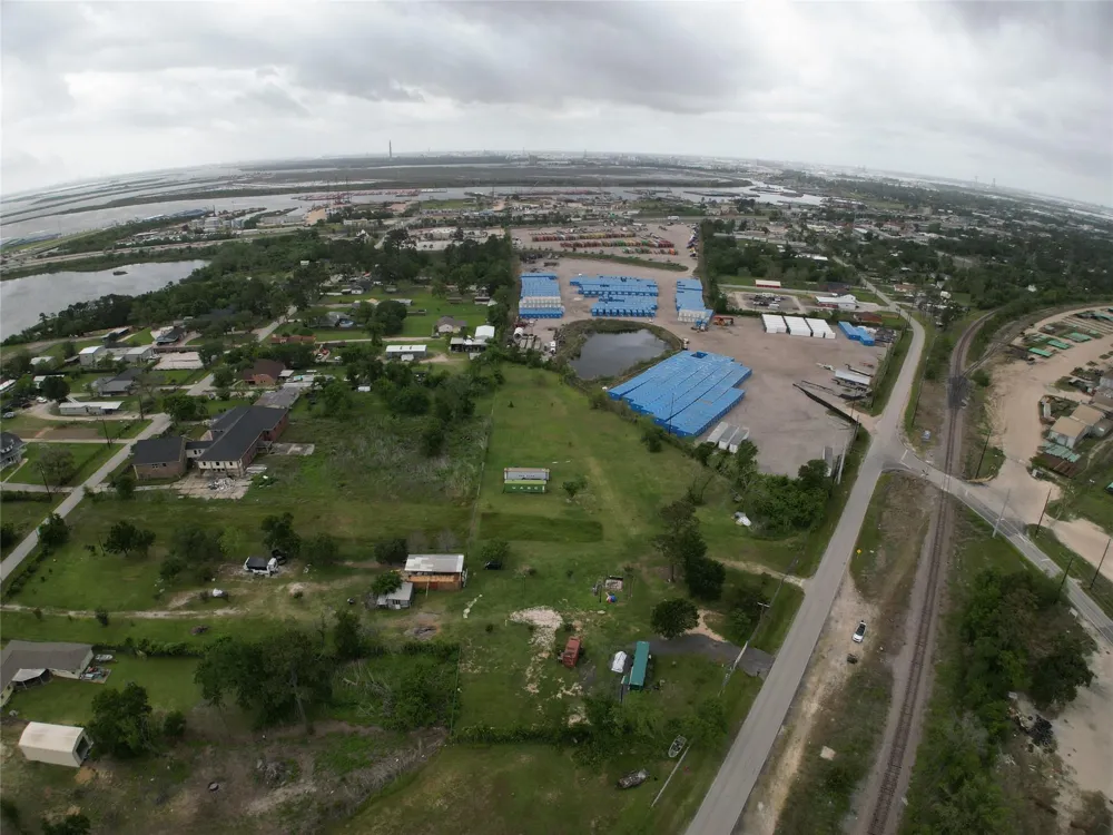 330 River Road Channelview, TX 77530