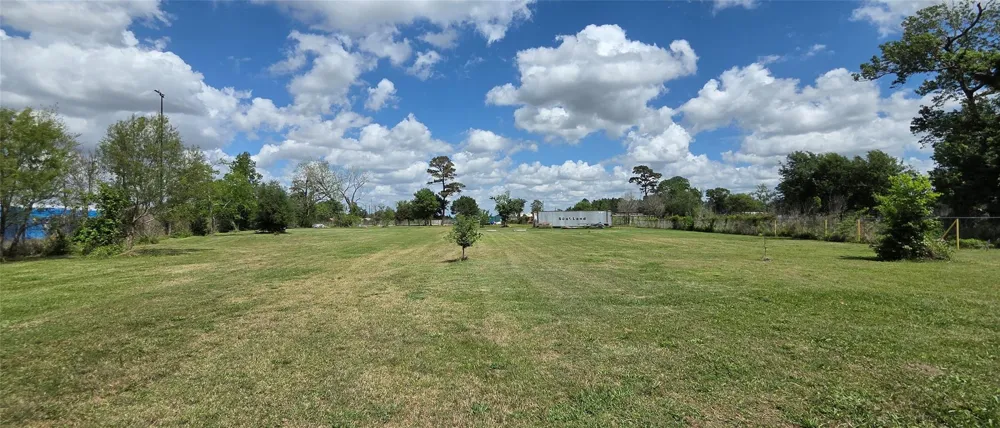 330 River Road Channelview, TX 77530