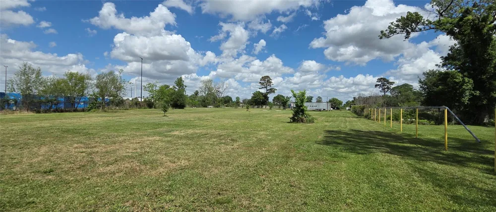 330 River Road Channelview, TX 77530