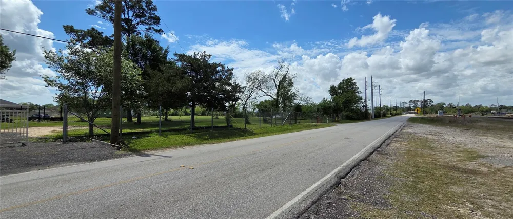 330 River Road Channelview, TX 77530