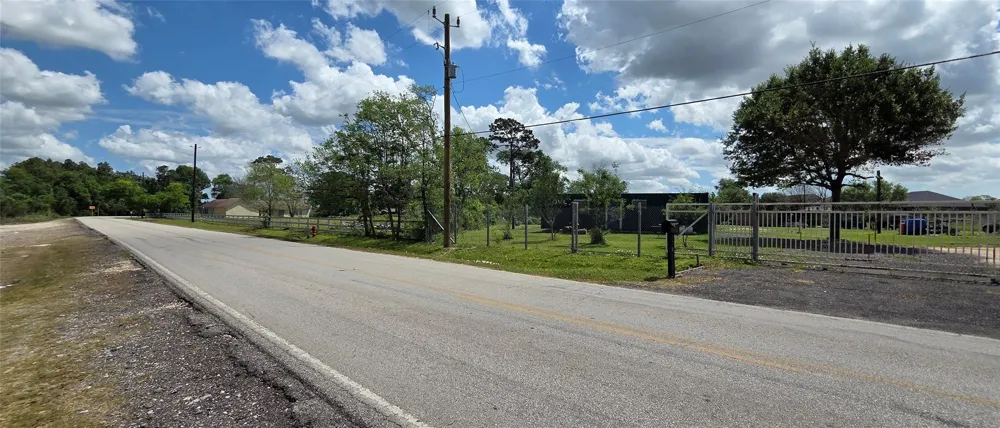 330 River Road Channelview, TX 77530