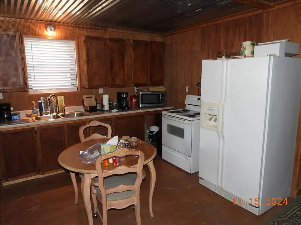 7202 Us Highway 84 Coleman, TX 76834