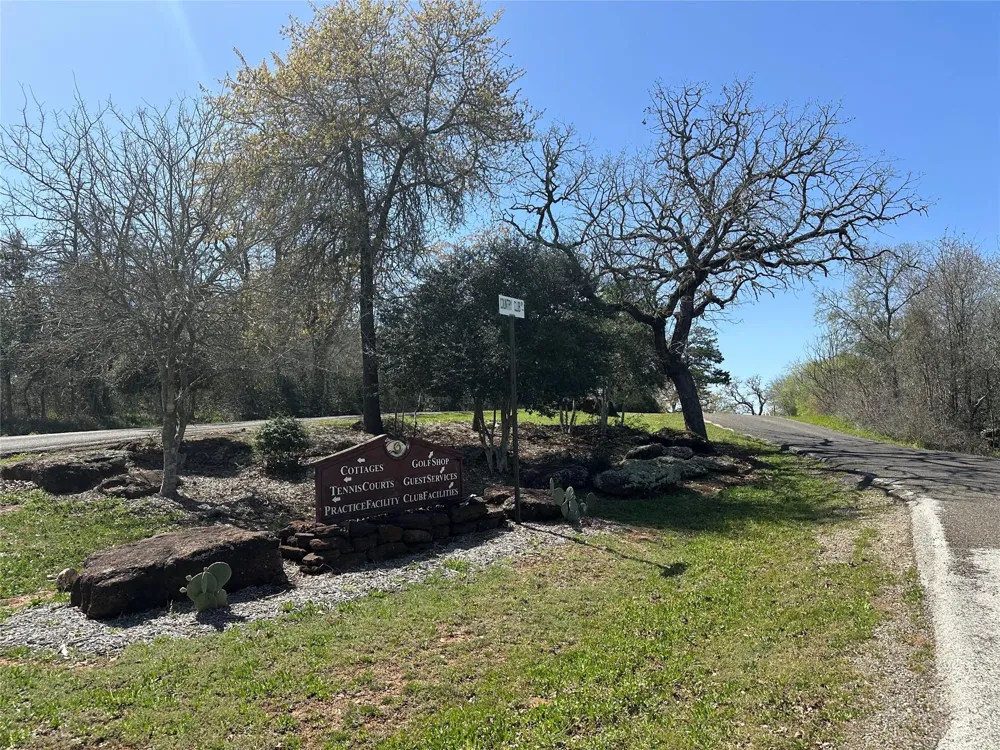 102 Bobolink Drive Bastrop, TX 78602