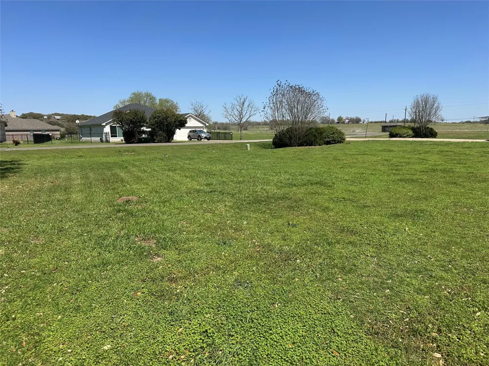 102 Bobolink Drive Bastrop, TX 78602