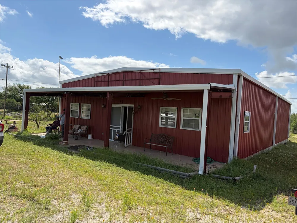 1060 Ranch Road 3404 Kingsland, TX 78639