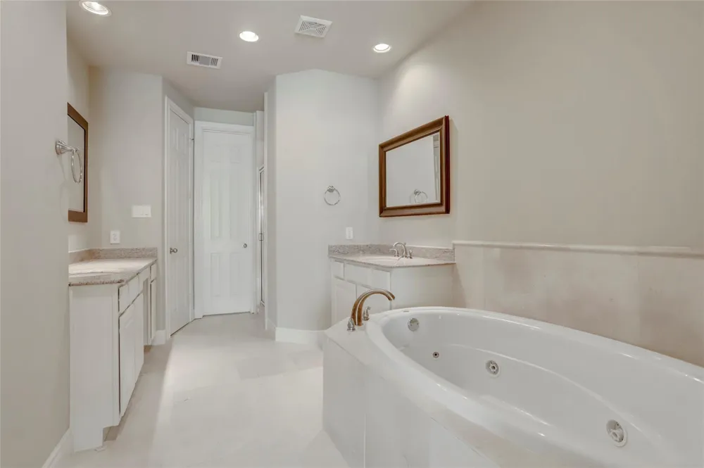 9133 Creekstone Lake Drive Houston, TX 77054