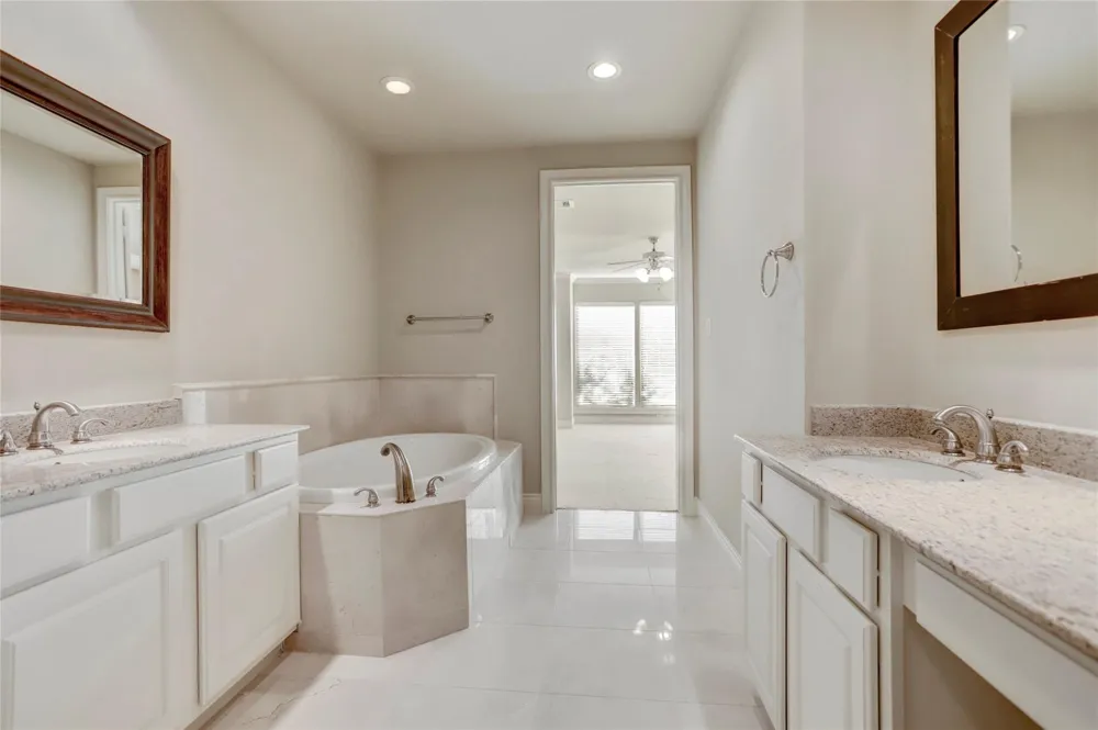 9133 Creekstone Lake Drive Houston, TX 77054
