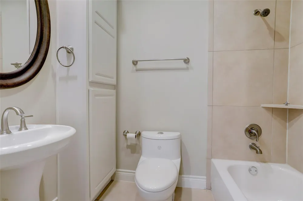 9133 Creekstone Lake Drive Houston, TX 77054