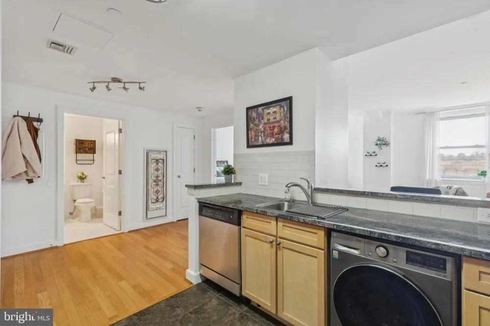 111 S 15TH STREET #2106 Philadelphia, PA 19102