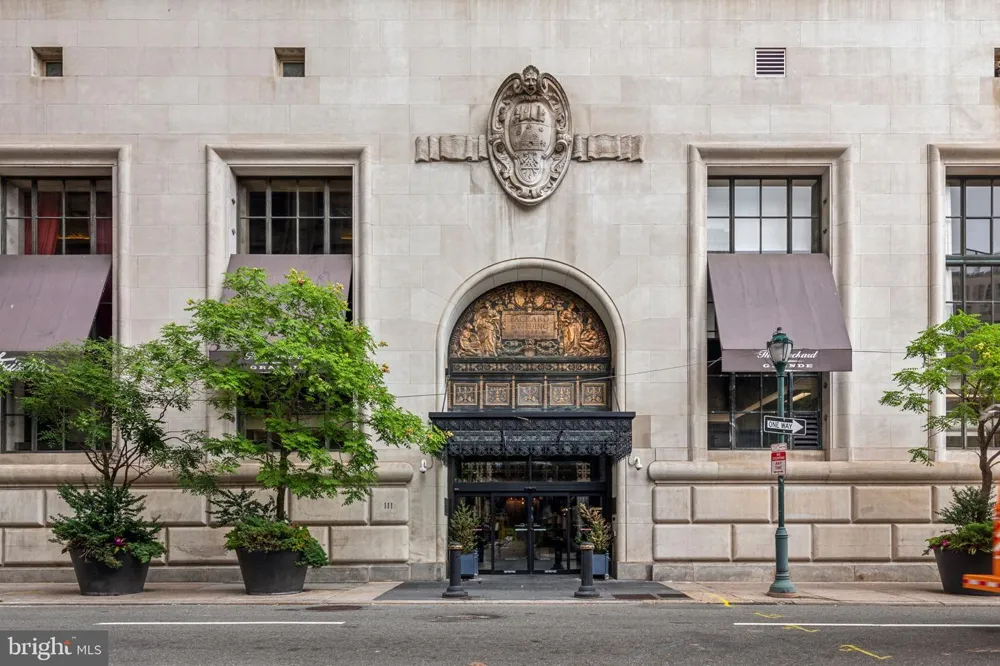 111 S 15TH STREET #2106 Philadelphia, PA 19102