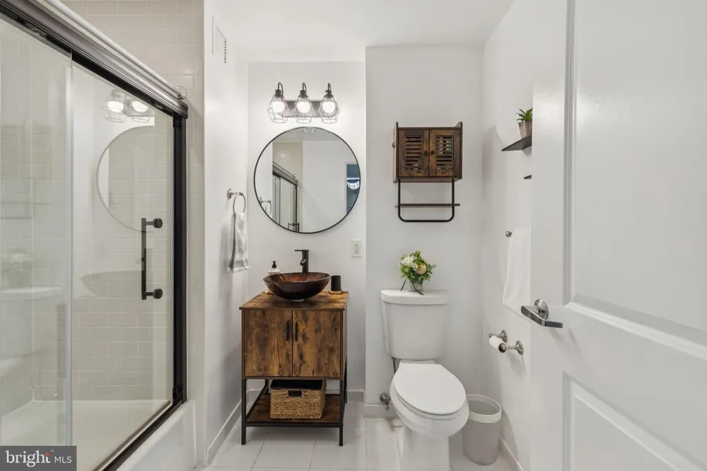 111 S 15TH STREET #2106 Philadelphia, PA 19102