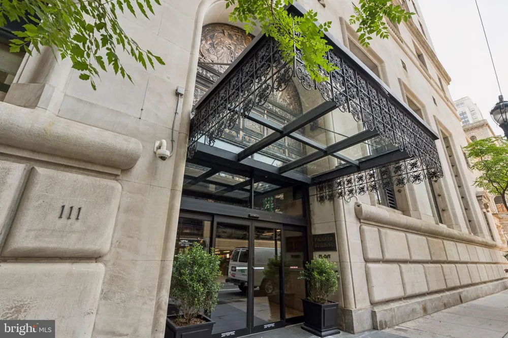 111 S 15TH STREET #2106 Philadelphia, PA 19102