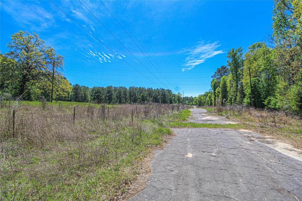 280 Waka Livingston, TX 77351