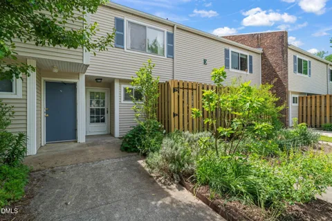 220 Elizabeth Street #Apt E7