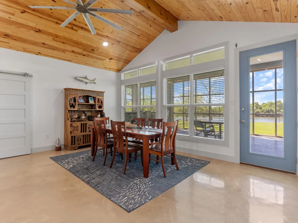 174 County Road 243 Bay City, TX 77414