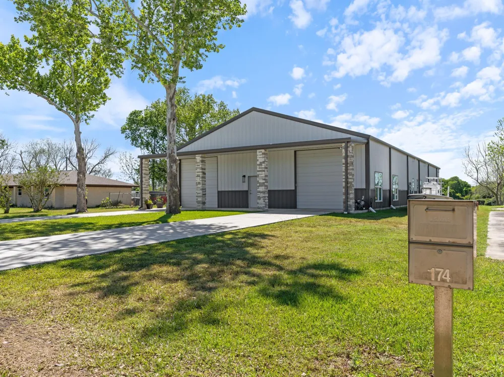 174 County Road 243 Bay City, TX 77414