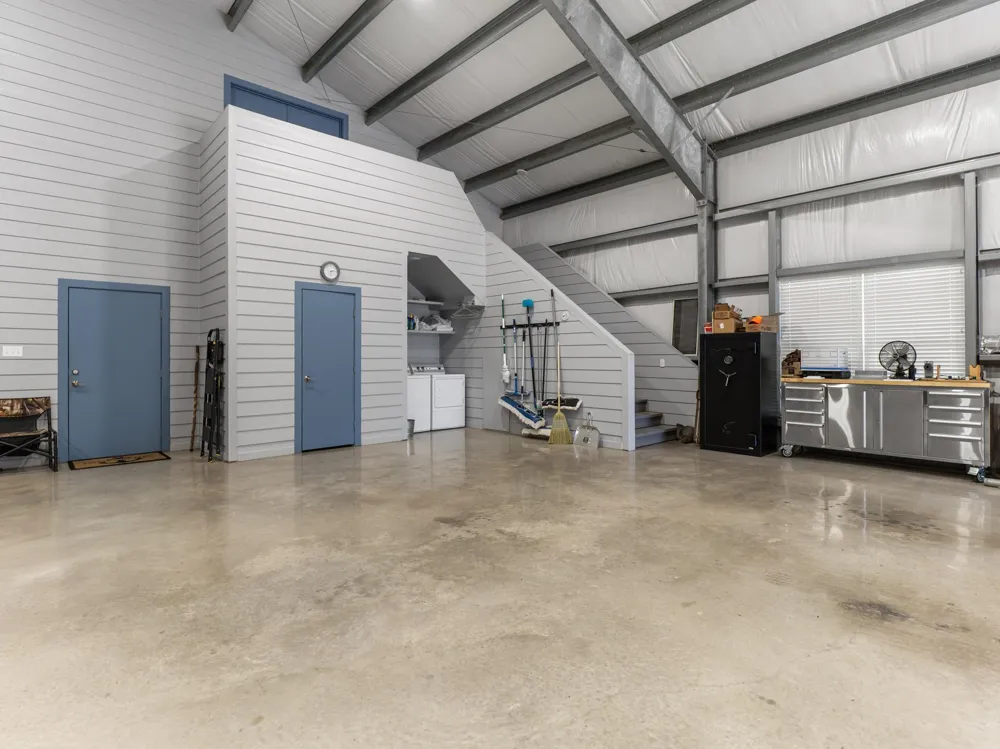 174 County Road 243 Bay City, TX 77414