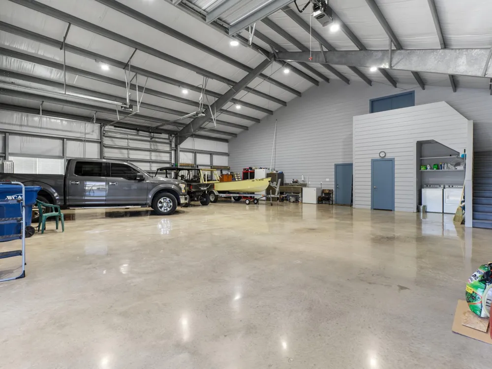 174 County Road 243 Bay City, TX 77414