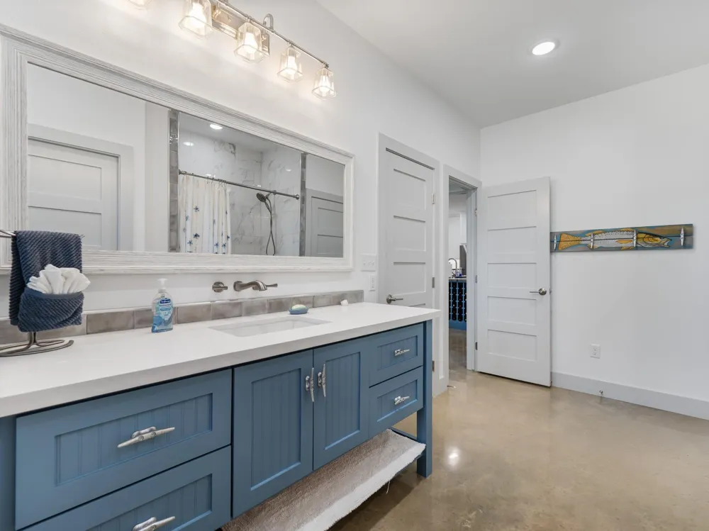174 County Road 243 Bay City, TX 77414