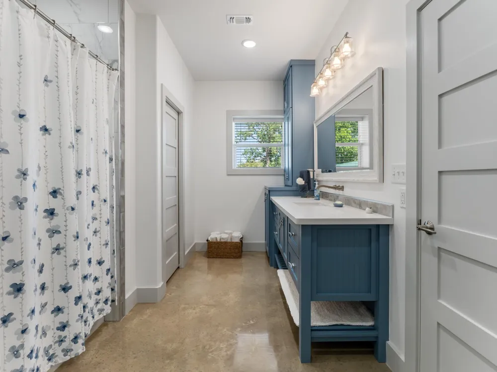 174 County Road 243 Bay City, TX 77414
