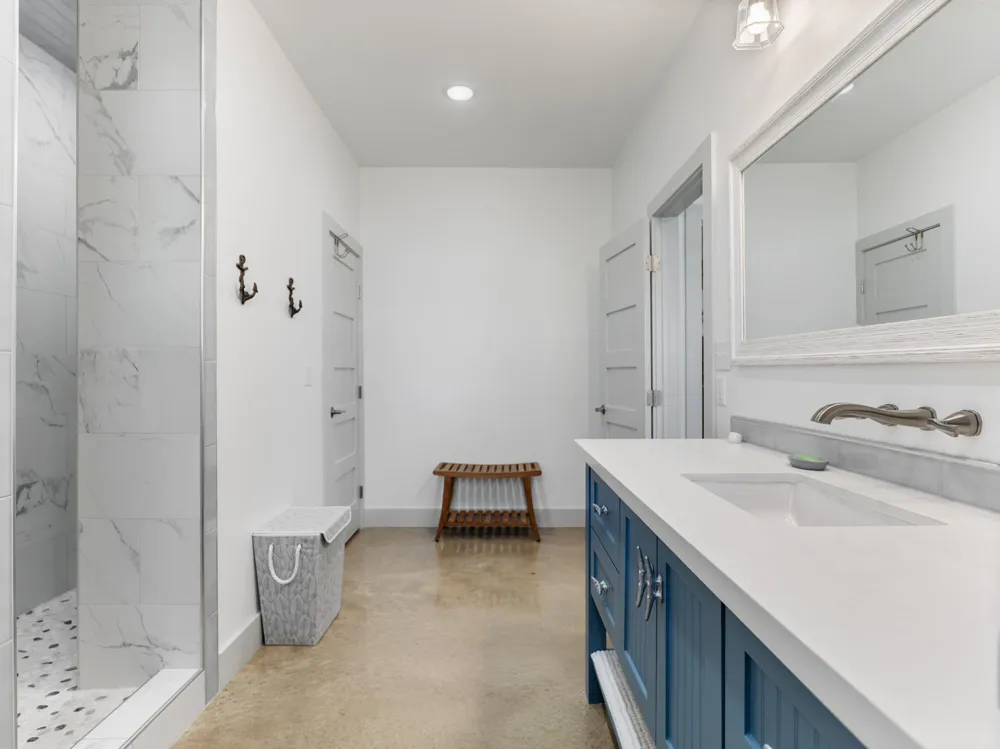 174 County Road 243 Bay City, TX 77414