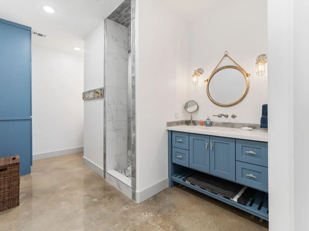 174 County Road 243 Bay City, TX 77414
