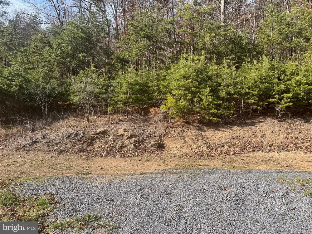 WINCHESTER GRADE ROAD Berkeley Springs, WV 25411