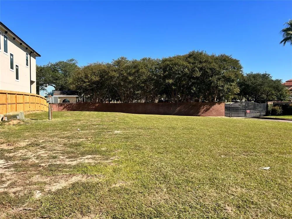 716 Harborside Way Kemah, TX 77565