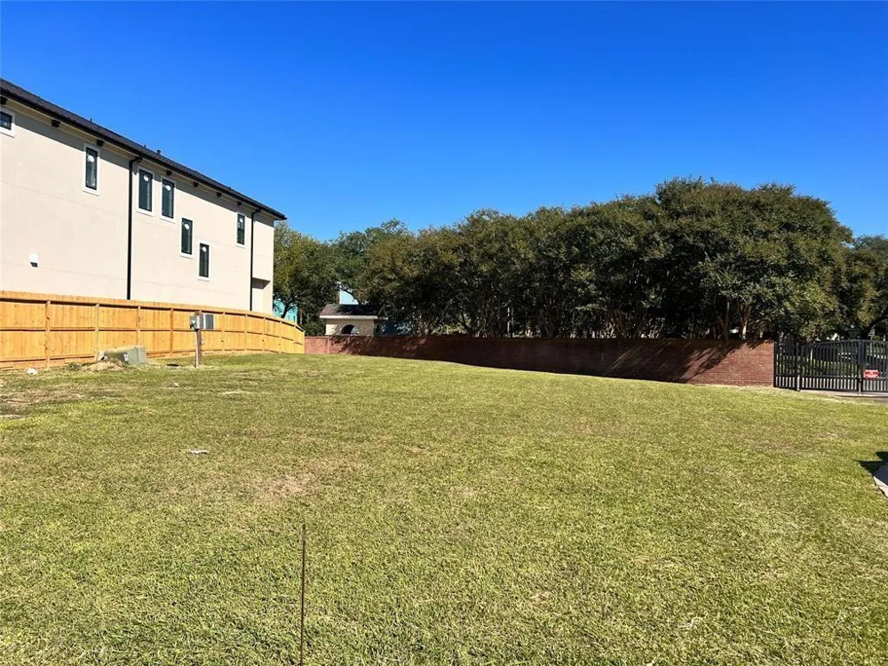 716 Harborside Way Kemah, TX 77565