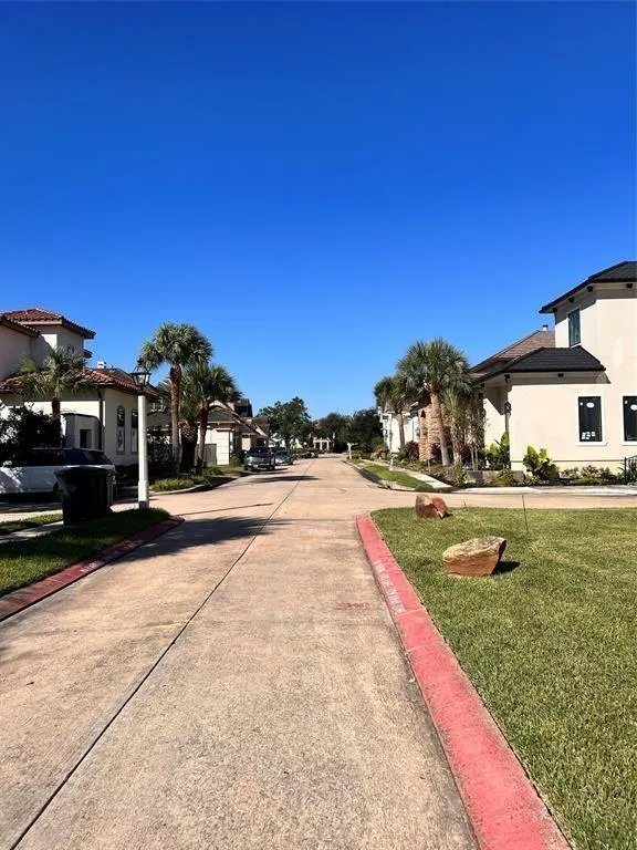 716 Harborside Way Kemah, TX 77565