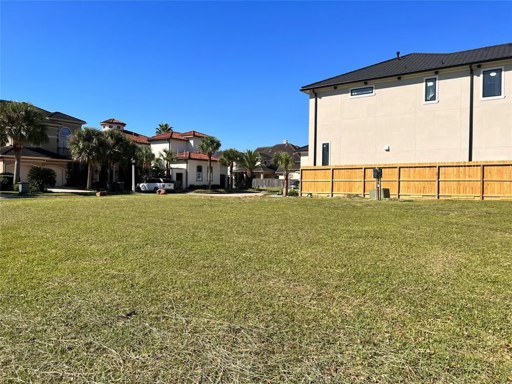 716 Harborside Way Kemah, TX 77565