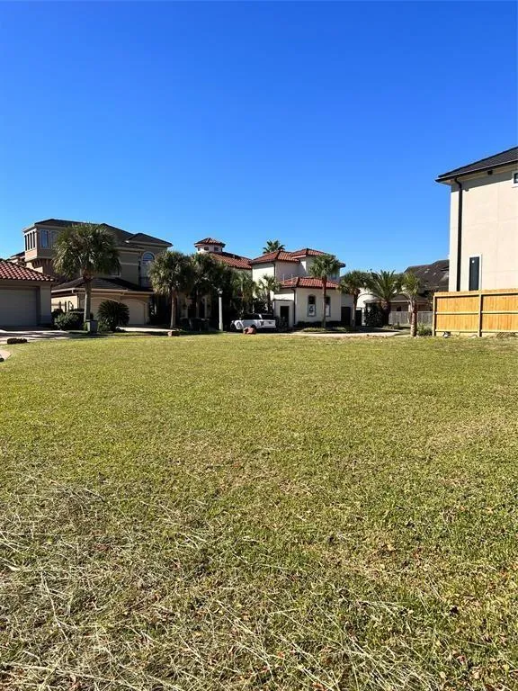 716 Harborside Way Kemah, TX 77565