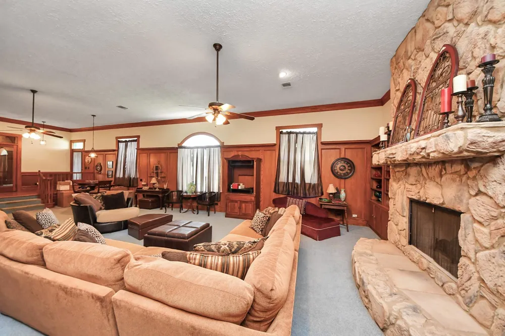 7018 Railroad Street Wallis, TX 77485