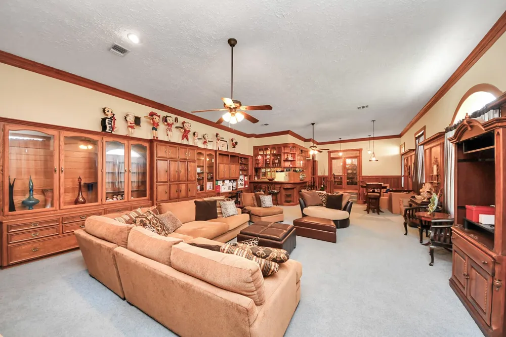 7018 Railroad Street Wallis, TX 77485