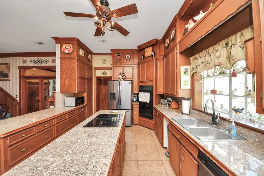 7018 Railroad Street Wallis, TX 77485