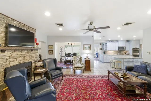 125 MAUK RD Ingram, TX 78025