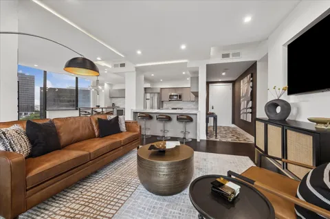 14 Greenway Plaza #10P