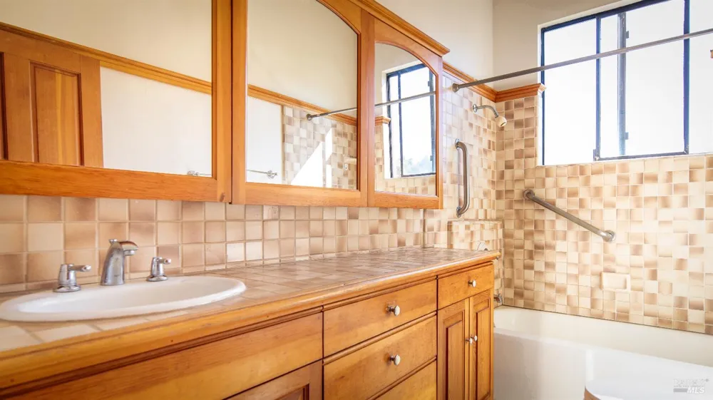 5955 Shoreline Highway Bolinas, CA 94924