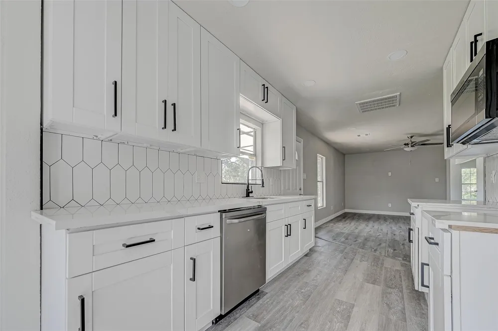 106 County Road 416 Brazoria, TX 77422