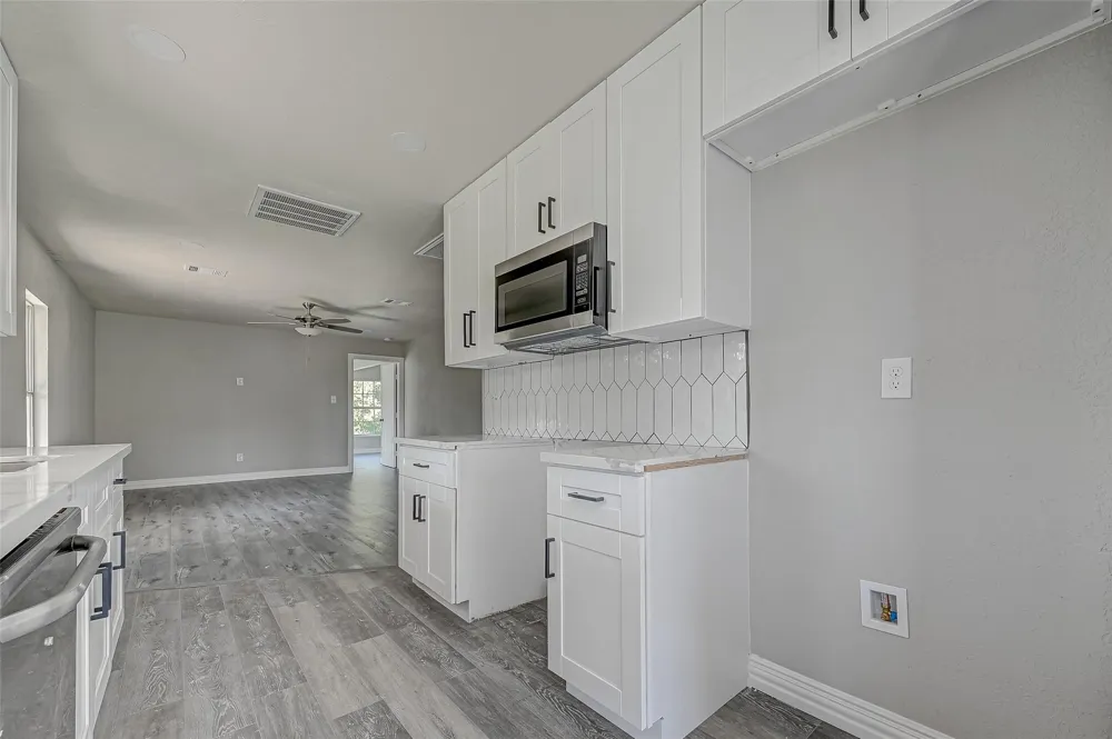 106 County Road 416 Brazoria, TX 77422