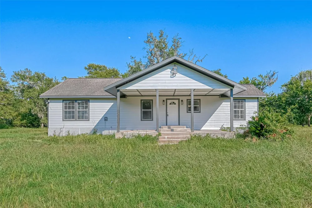 106 County Road 416 Brazoria, TX 77422