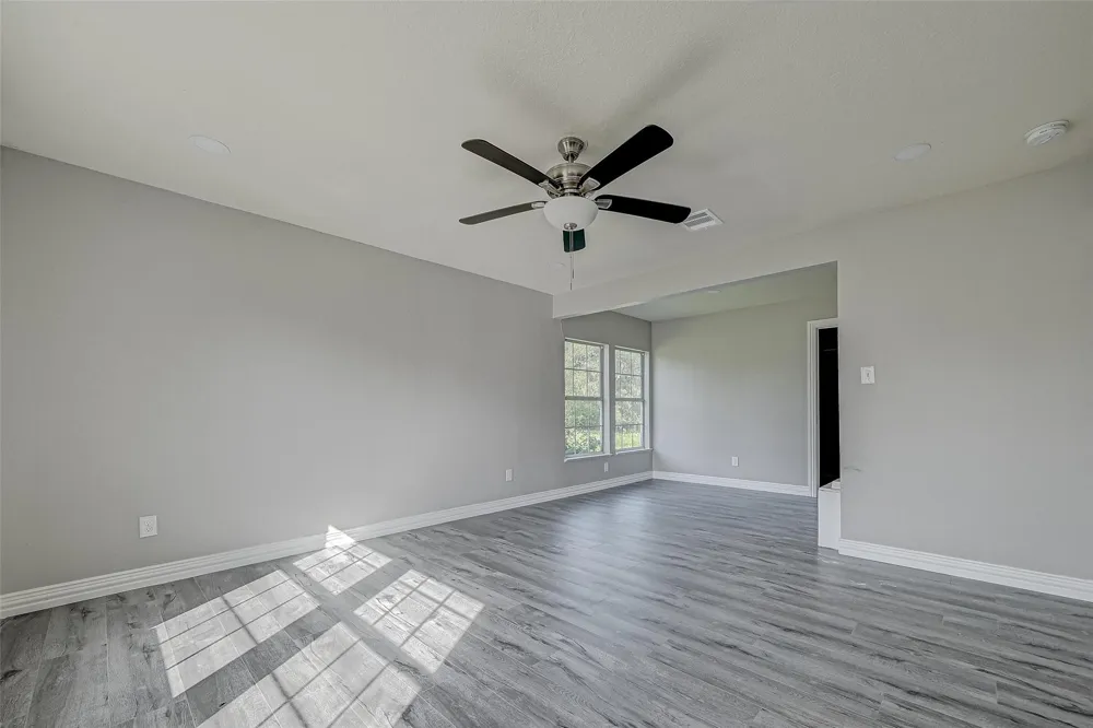 106 County Road 416 Brazoria, TX 77422